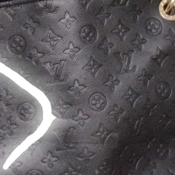 ARSTY GM~ holding item . Do not buy.. - Picture 10 of 14